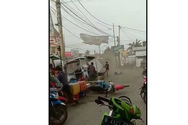 Angin puting Beliung...