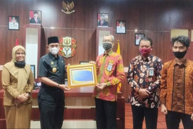 Pemkab Wajo Raih Predikat...