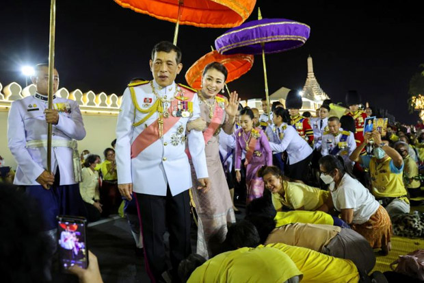 Raja Thailand Puji Aksi...