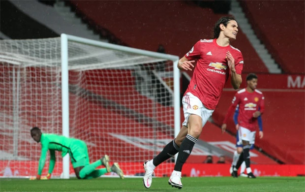 Debut Cavani, Manchester...