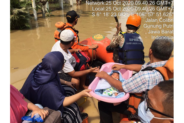 Sebelum Surut, Basarnas...