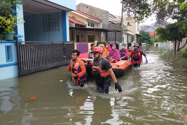 Banjir Tak Kunjung Surut,...