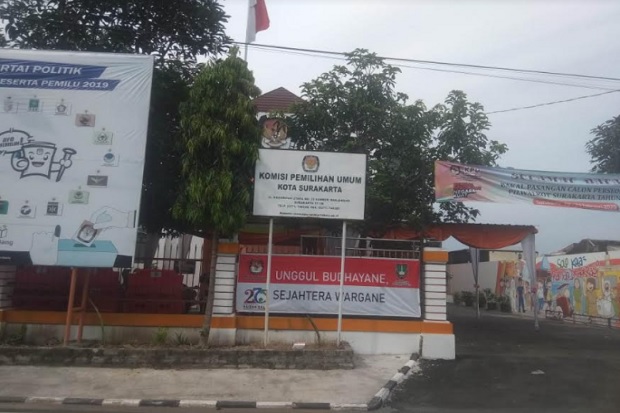 Seru, Gibran-Teguh dan...