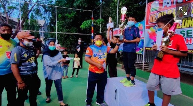 Turnamen Tenis Sangat...