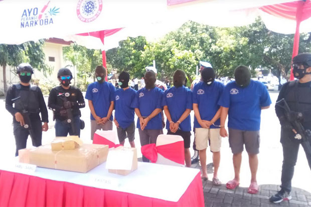 Polisi Musnahkan Belasan...