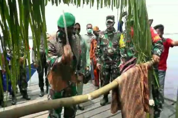 Berkunjung ke Lokasi...