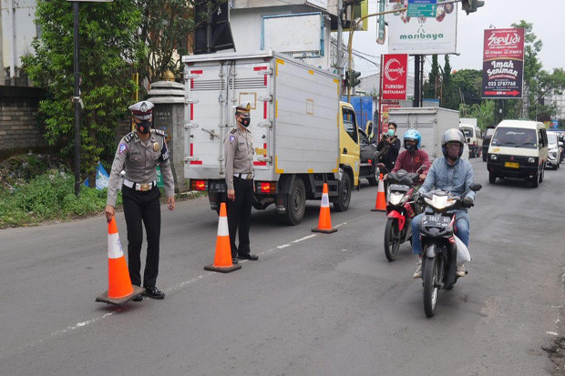 Kanalisasi Arus Kendaraan,...