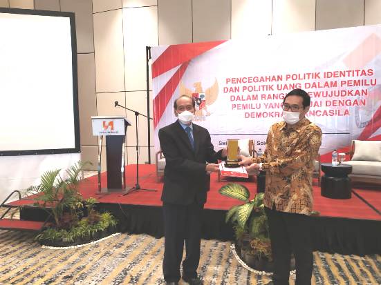 Bukan Hanya Corona,...