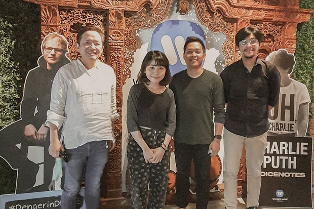Gabung Warner Music...