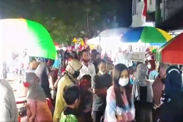 Pasar Tradisi Tahunan...