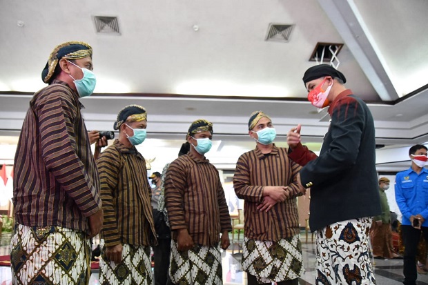 Ikut Upacara Sumpah...