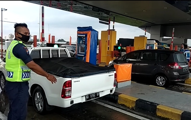 Jelang Malam, Volume...