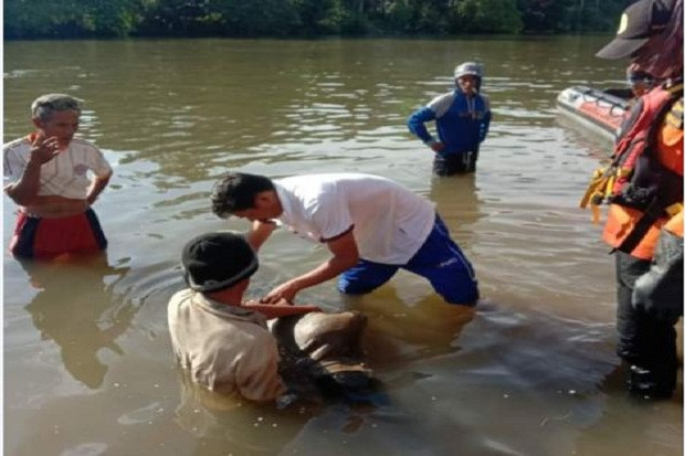 Hanyut 5 Hari di Sungai,...