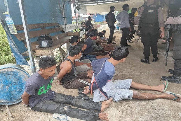 Pesta Sabu Sambil Main...