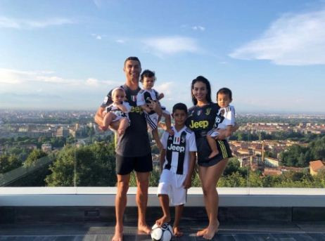 Beginilah Cara Ronaldo...