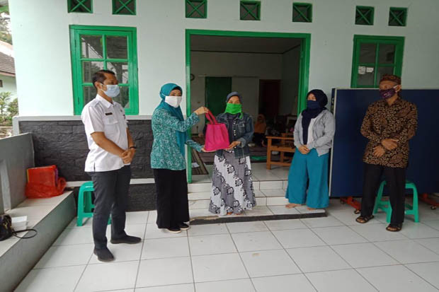 Cimahi Menuju Zona Hijau,...