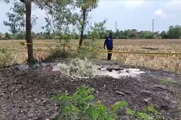 Semburan Air dan Gas...