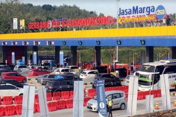 Kendaraan Padati Tol...