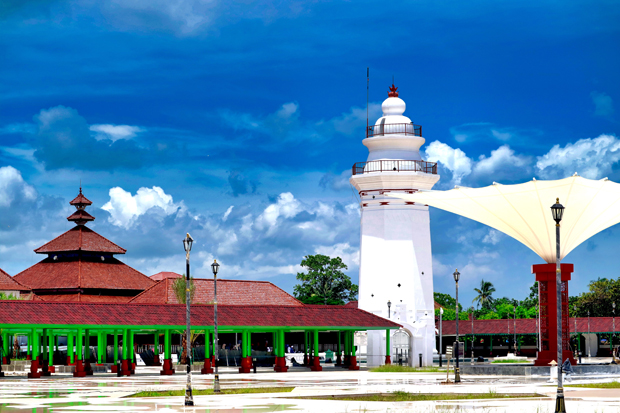 Mengintip Ragam Wisata...