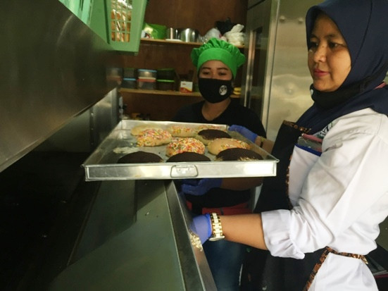 Menaklukkan Lidah Para...