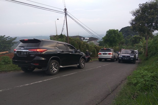 Tanjakan Naga di Punclut,...