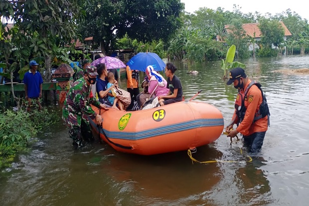 Banjir Cilacap Meluas,...