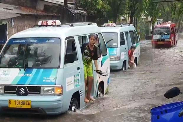 Hujan Guyur Jakarta,...