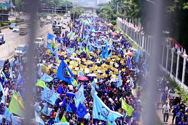 Geruduk MK, Buruh Yakin...