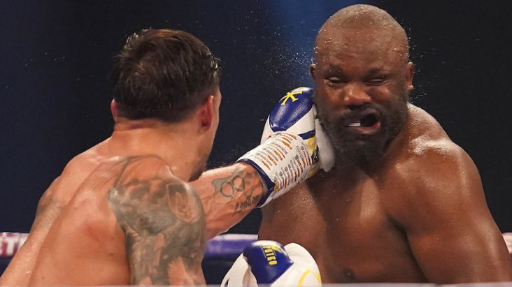 Usyk Lewati Ujian Terberat,...