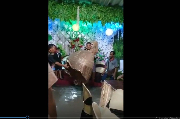 Sudah di Pelaminan,...
