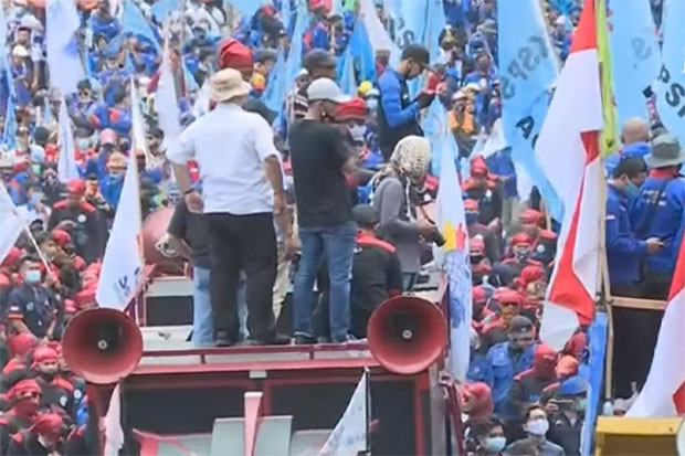 Demo MK, Buruh Berharap...