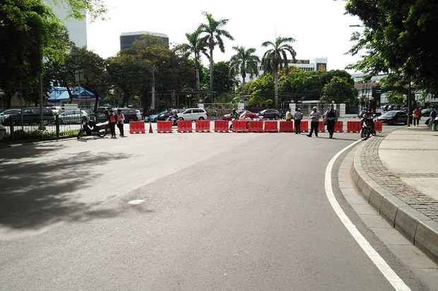 Polisi Mulai Tutup Ruas...