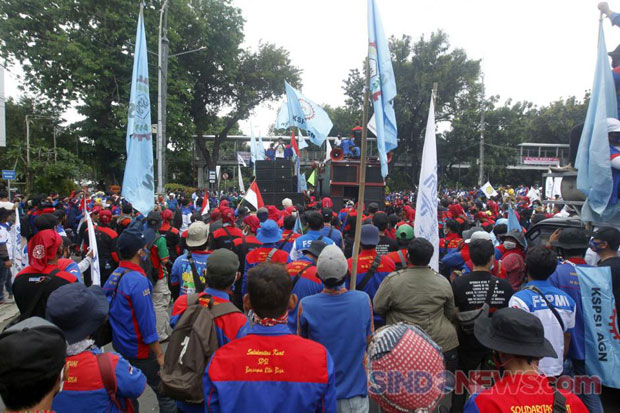 Bubarkan Diri dengan...