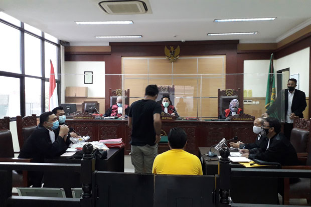 Sidang Narkoba Akmal,...