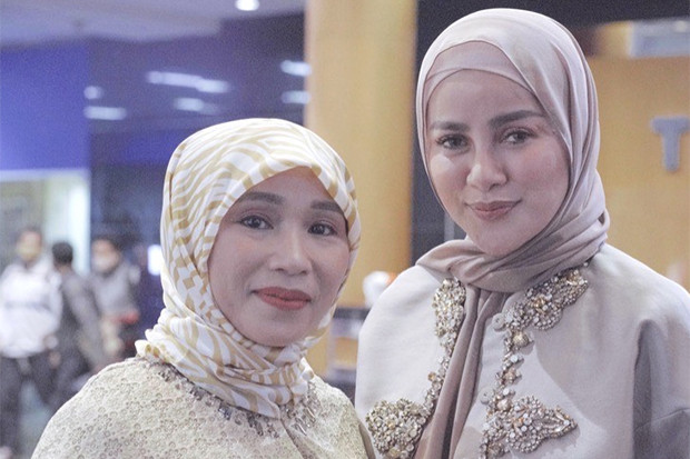 Olla Ramlan Tampil Menawan...