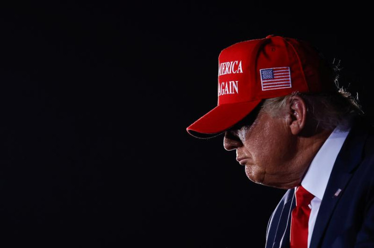 Trump dan Biden Berburu...