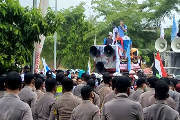 Tuntut Naik UMK 8,51%,...