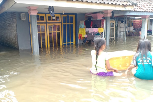 Banjir Rendam Pasuruan,...