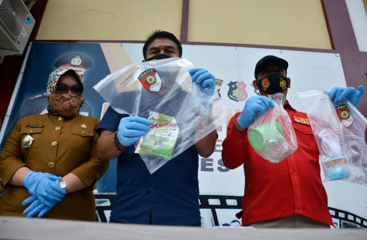 Tak Dibelikan Motor,...