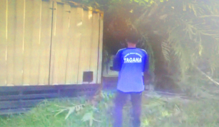 Truk Sembako Tabrak...