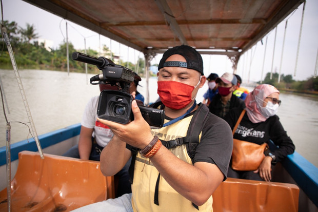 Cari 43 Buaya Lepas...