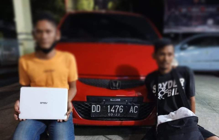 Asik Nikmati Hasil Curian...