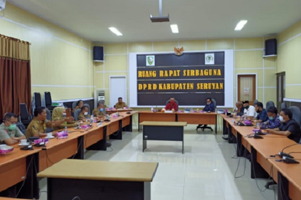 Pola Komunikasi Legislatif...
