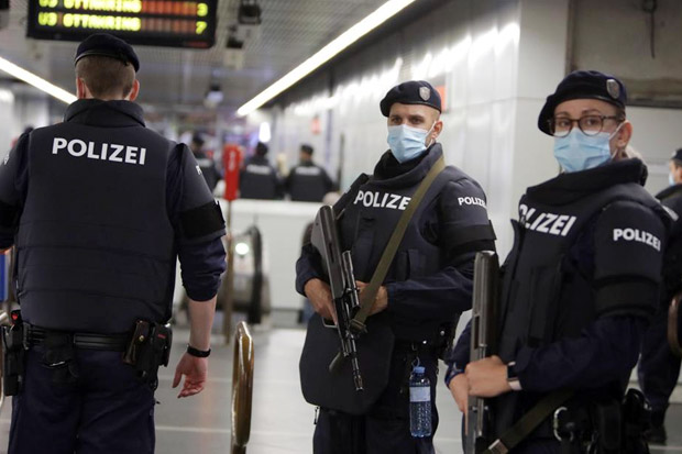 Polisi Austria Tangkap...