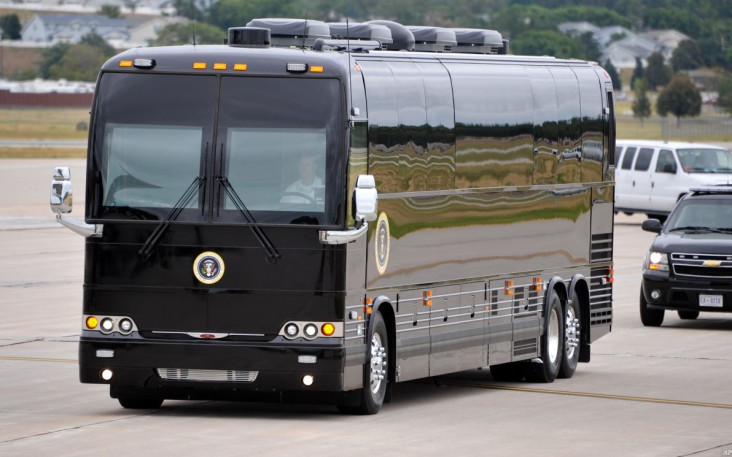 Groud Force One, Bus...