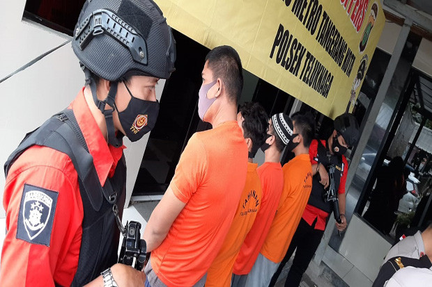 Polisi Gulung Spesialis...