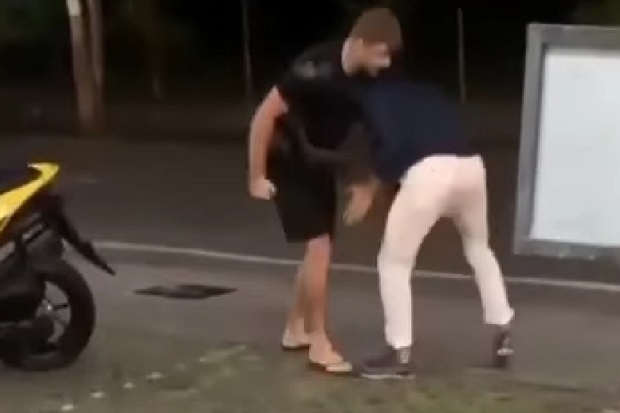 Viral di Medsos, 2 Bule...