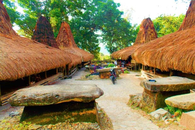 Kampung Adat Praijing,...