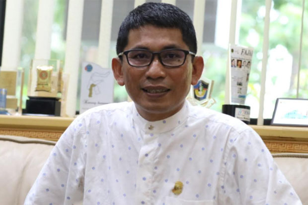 Gerakan Makassar Bekerja...