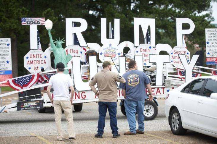 Truk Trailer Trump Unity...